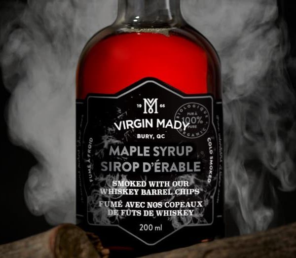 Sirop d’érable fumé avec copeaux de fûts de whiskey